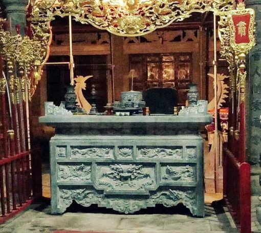 Bàn thờ đá - 15